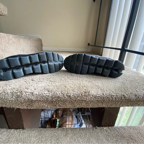 On Running Men's Black Running Shoes - Picture 4 of 6